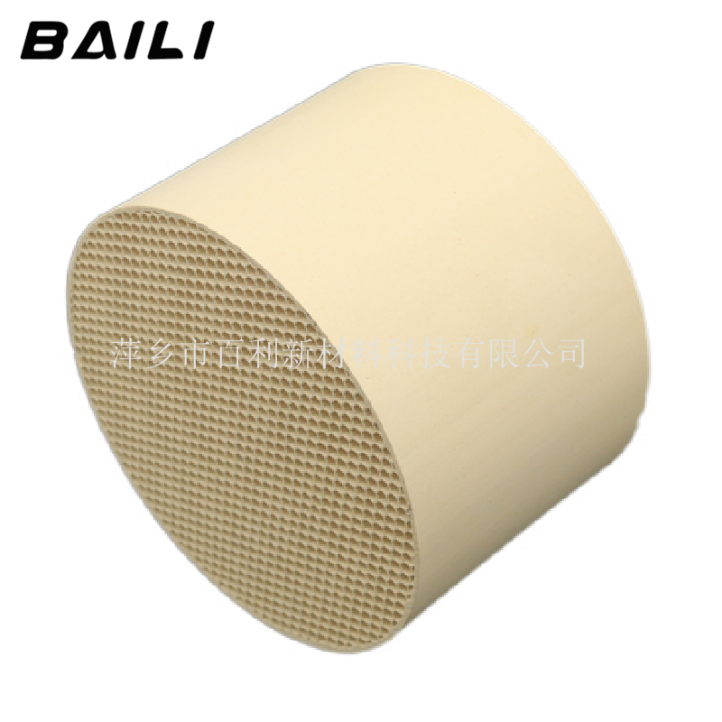 填料知識(shí)：蜂窩陶瓷有什么特點(diǎn)？萍鄉(xiāng)市百利新材料科技有限公司